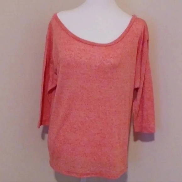 🍭🌺Pink top with 3/4 sleeves - Picture 2 of 7